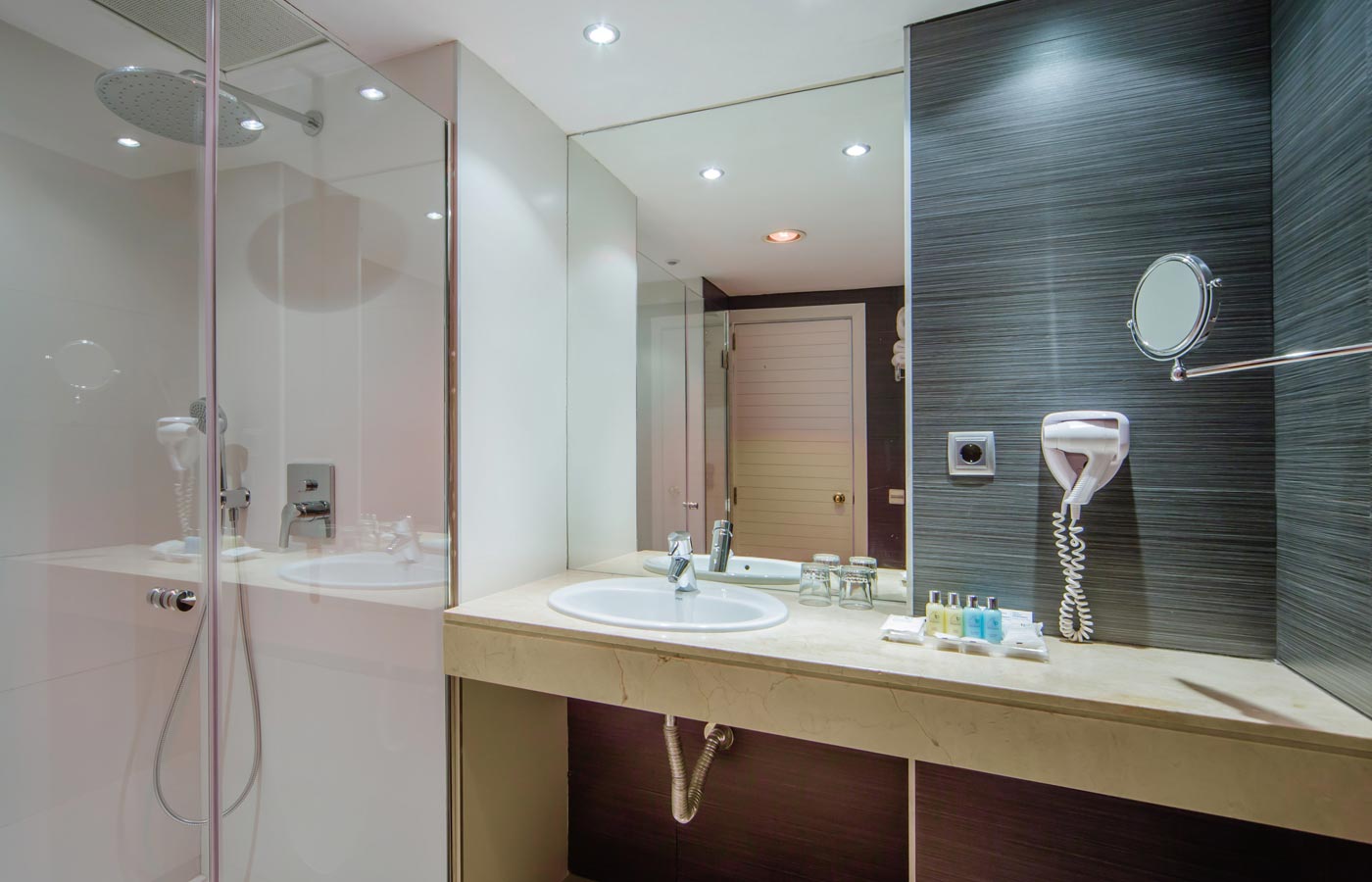 badezimmer aparthotel fontanellas playa badezimmer aparthotel fontanellas playa