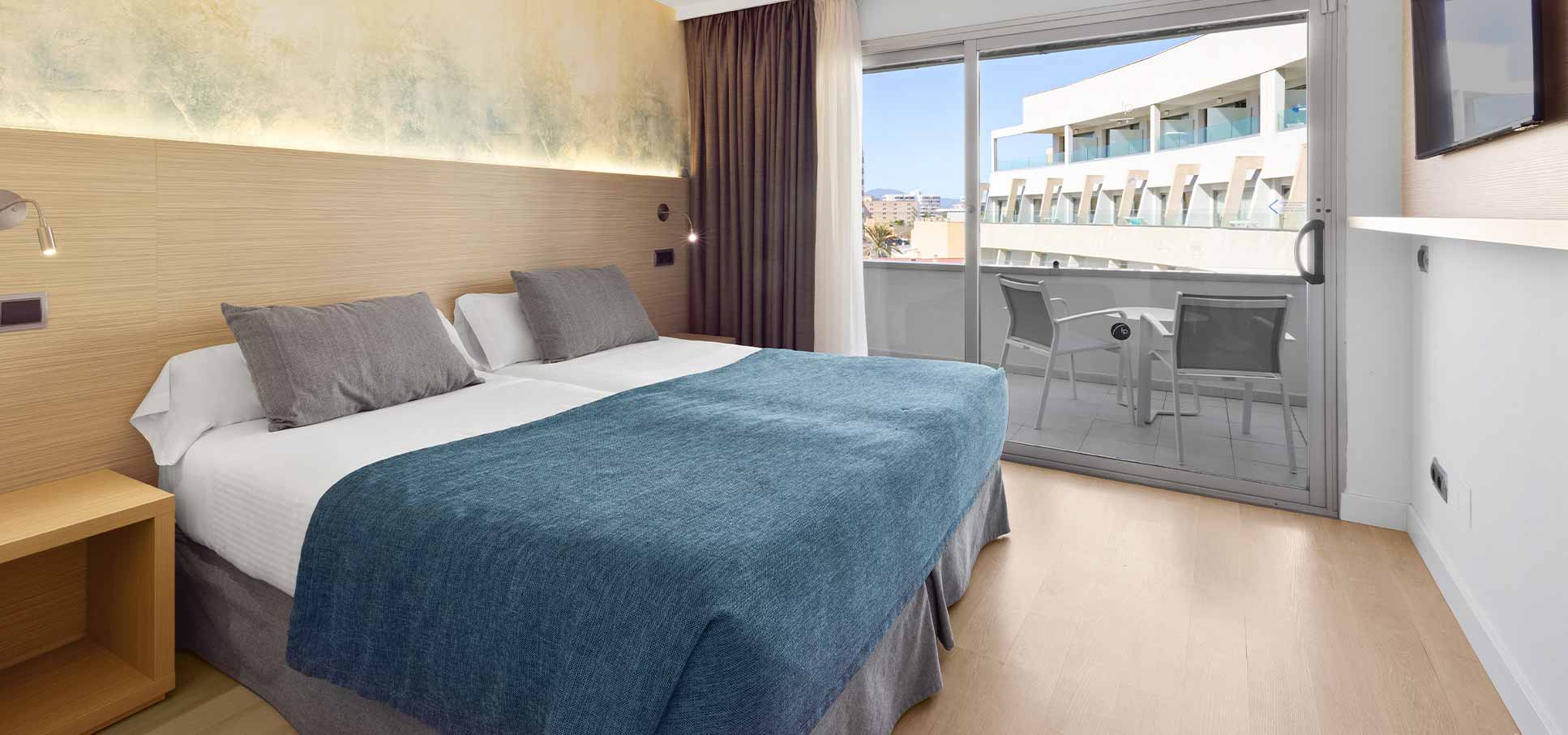 habitacion doble estandar aparthotel fontanellas playa en playa de palma